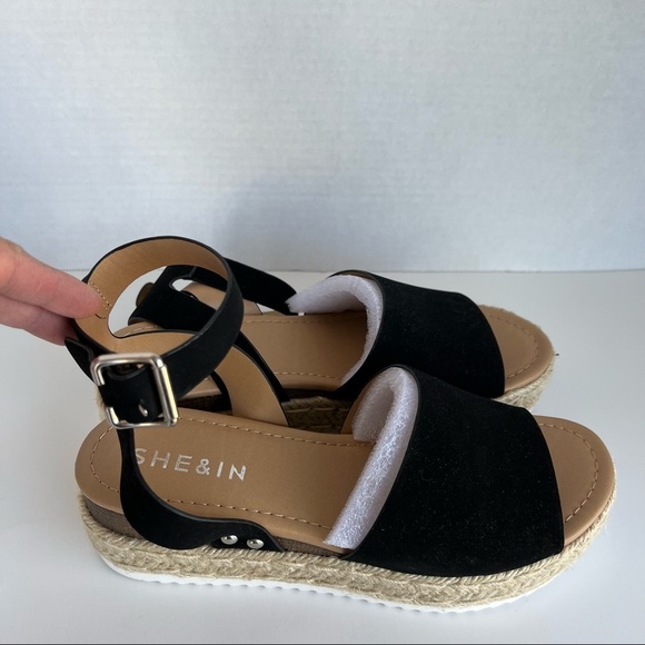 Shein woman’s black wedge size 8.5 new with no tag - Picture 1 of 13